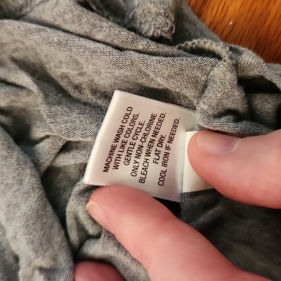 A:glow maternity t-shirt with 3/4" sleeves, size medium - Picture 4 of 5